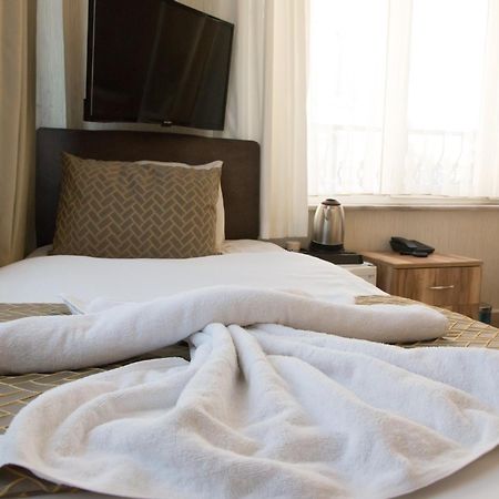 Honey Hotel Istanbul Bagian luar foto