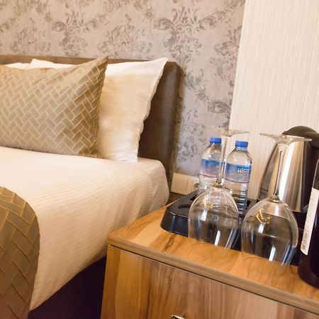 Honey Hotel Istanbul Bagian luar foto