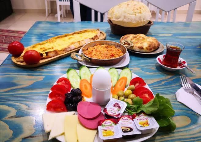 Honey Hotel Istanbul Bagian luar foto