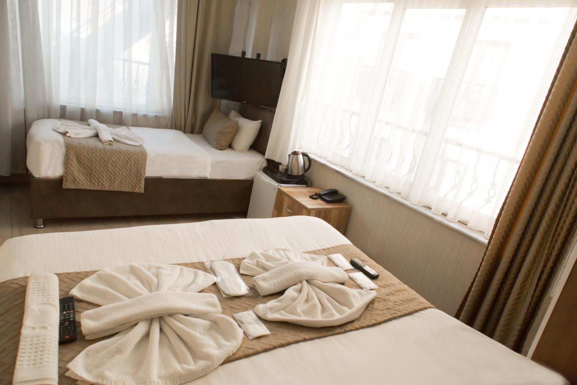 Honey Hotel Istanbul Bagian luar foto