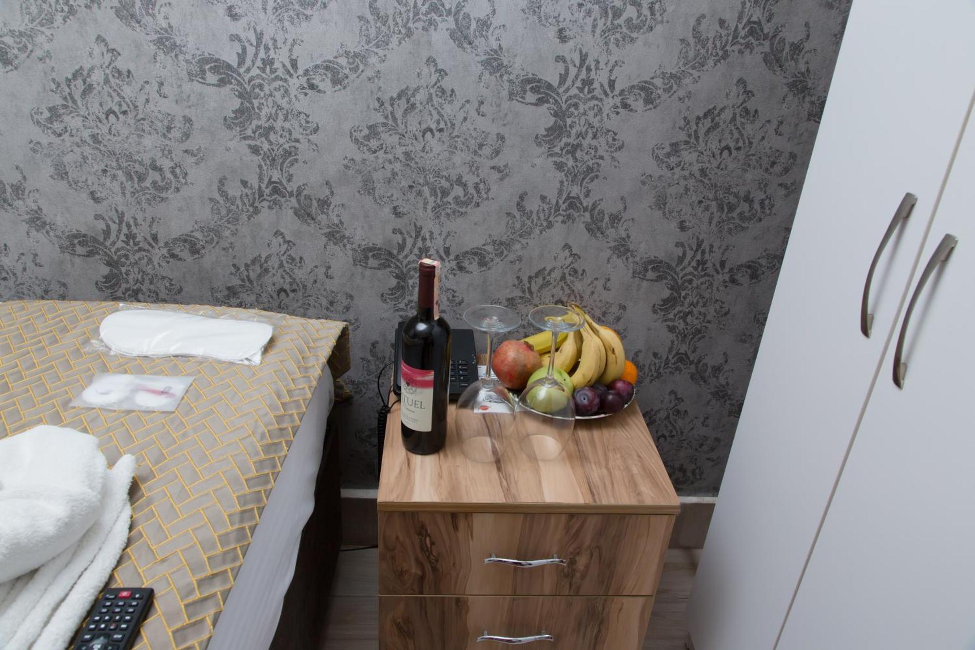Honey Hotel Istanbul Bagian luar foto