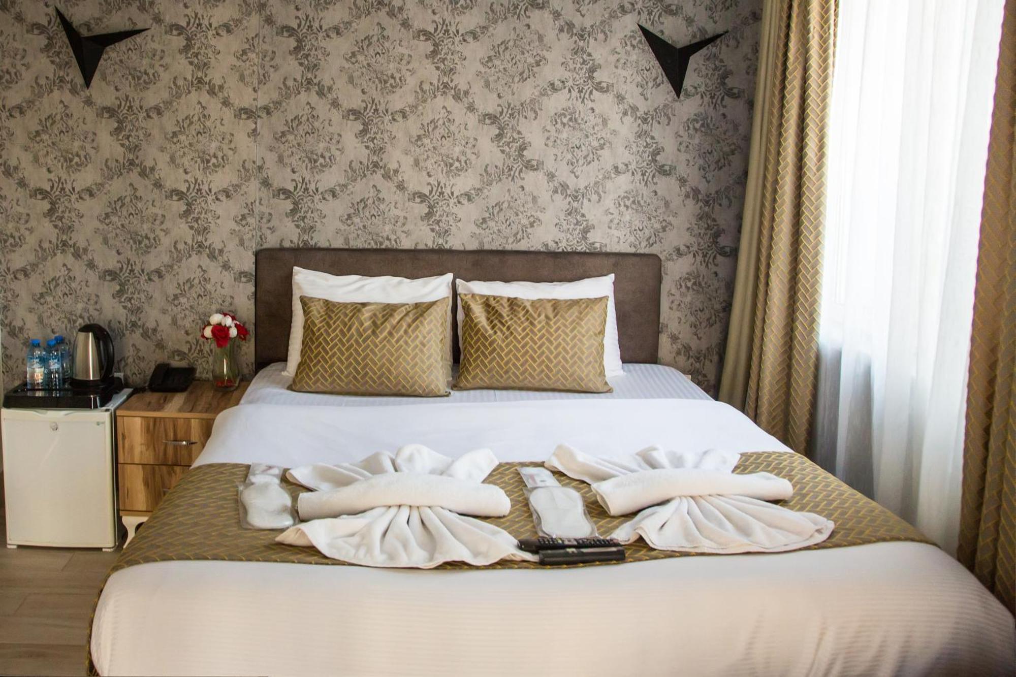 Honey Hotel Istanbul Bagian luar foto