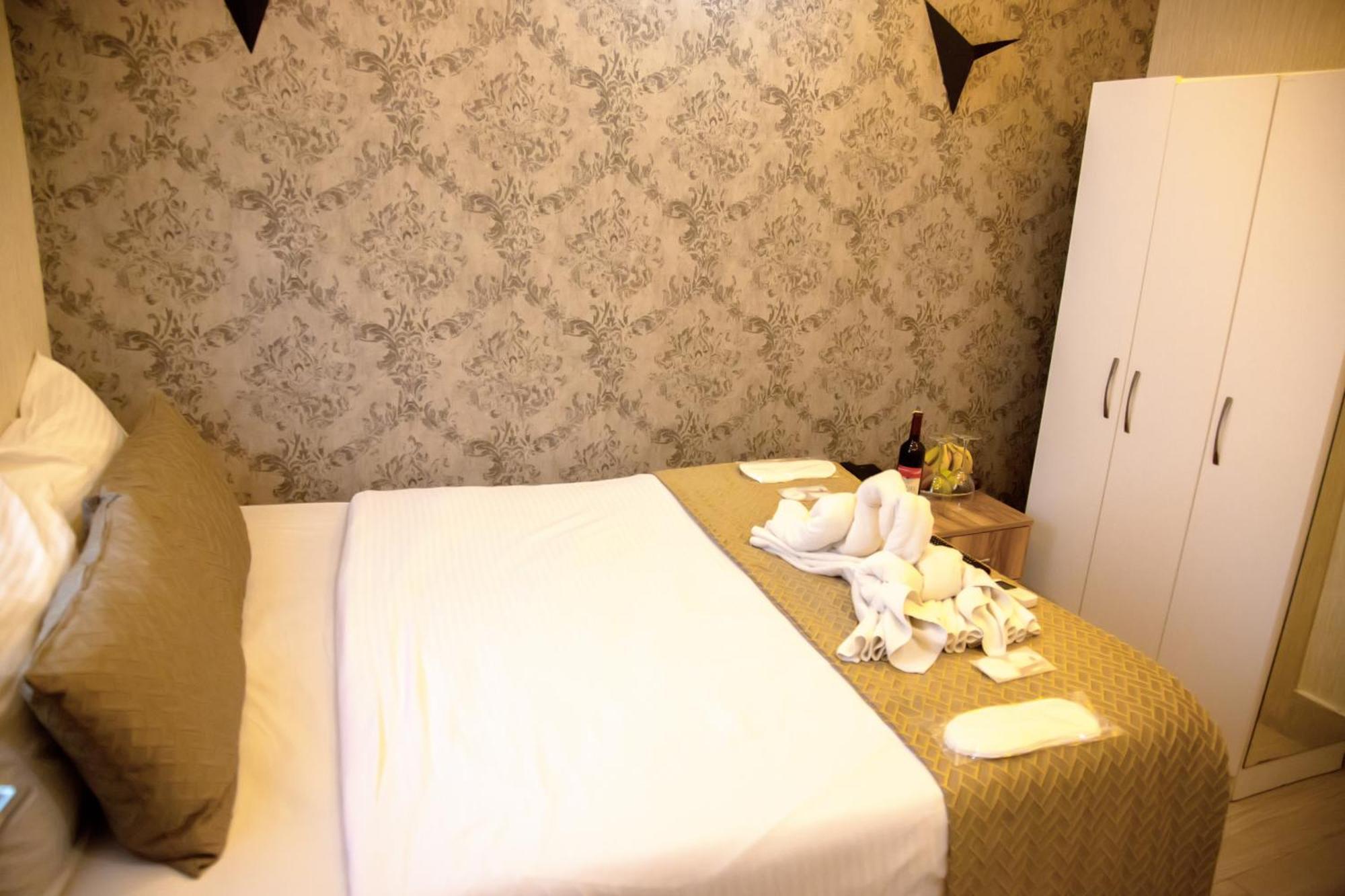 Honey Hotel Istanbul Bagian luar foto