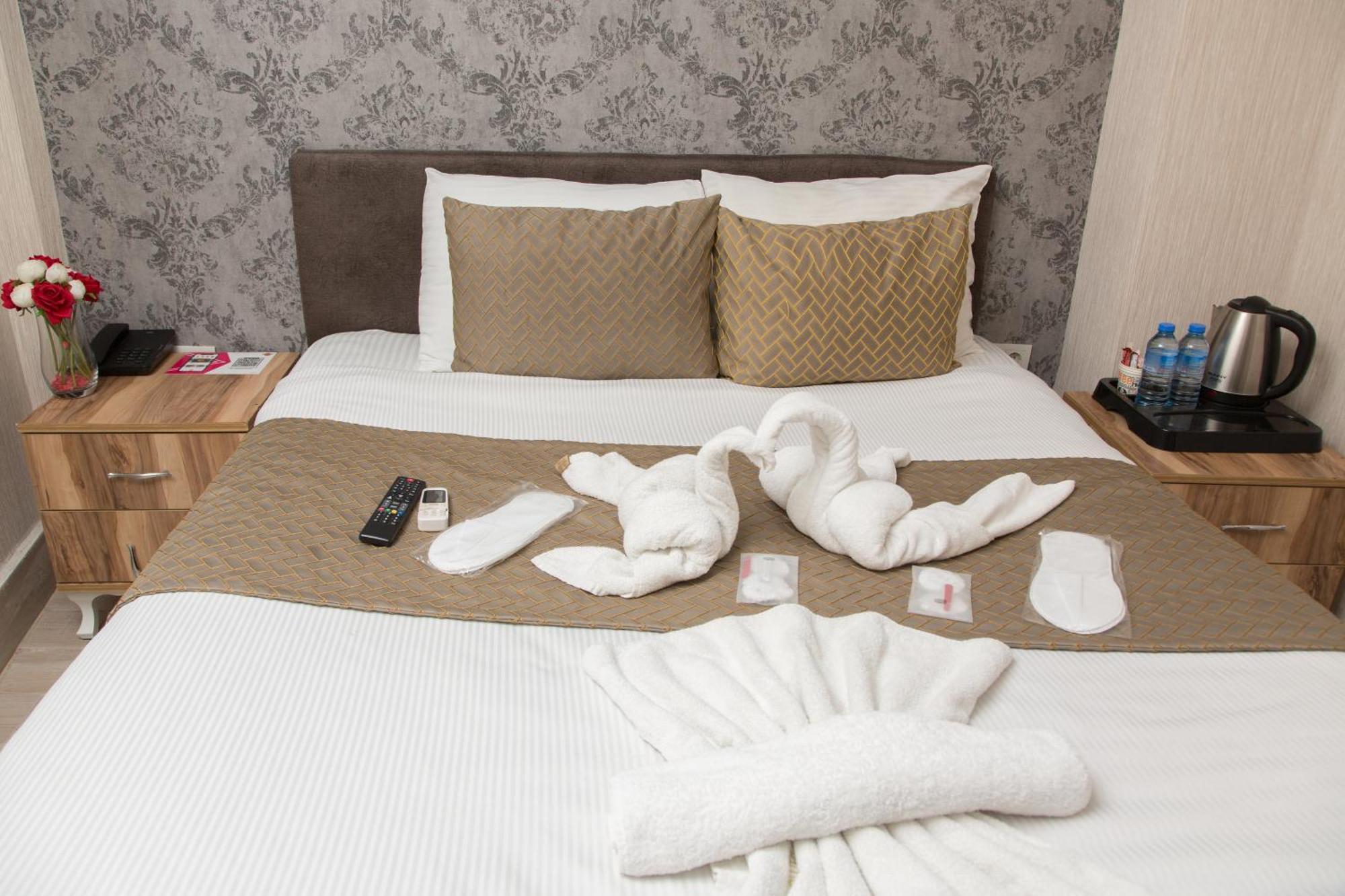 Honey Hotel Istanbul Bagian luar foto