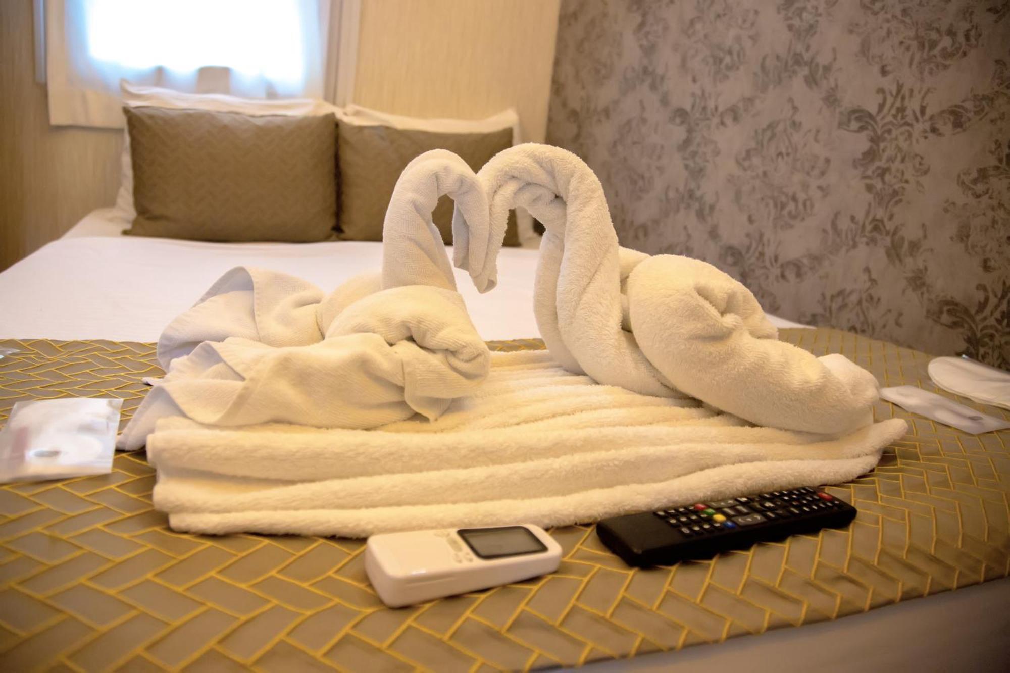 Honey Hotel Istanbul Bagian luar foto