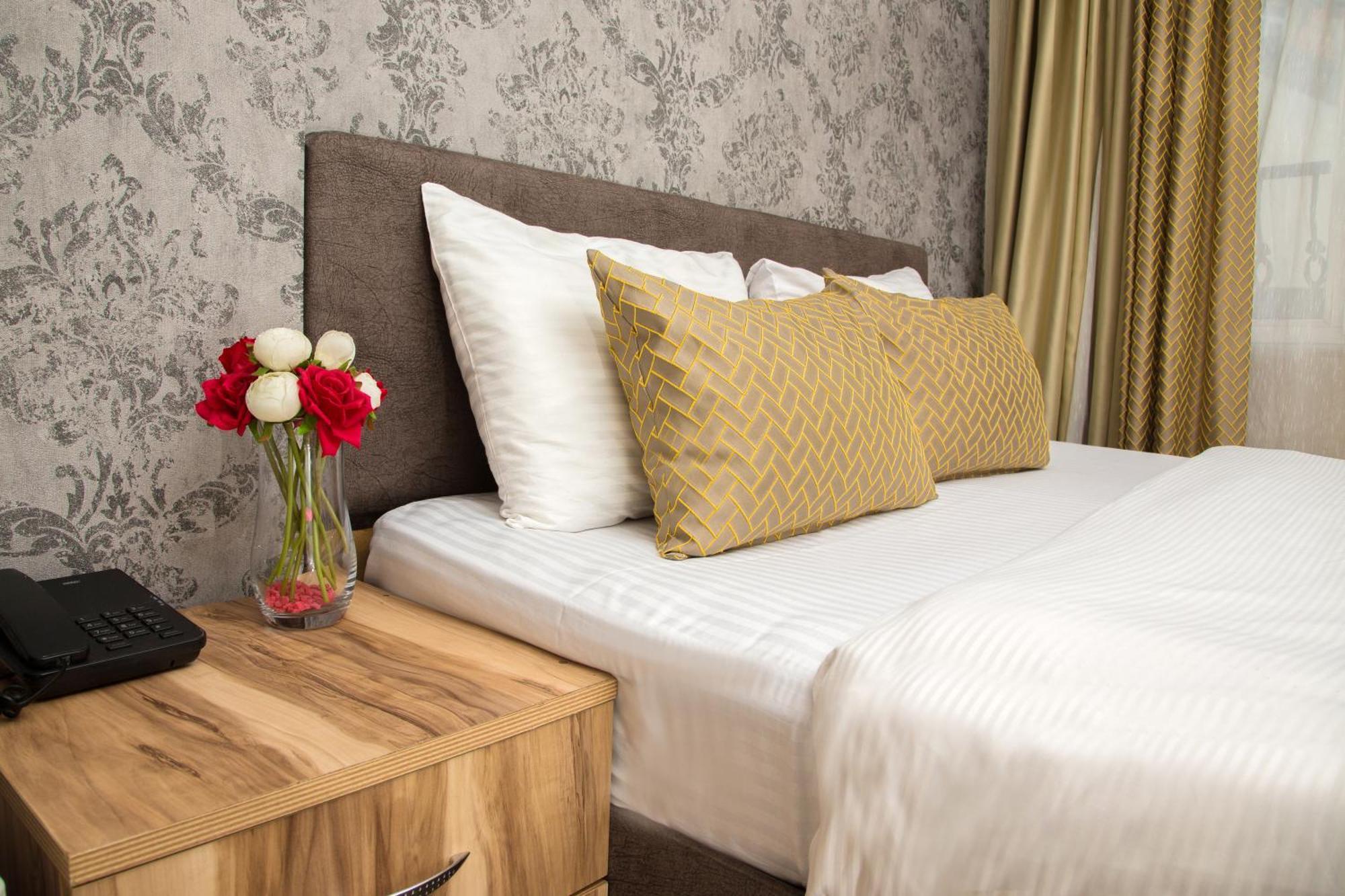 Honey Hotel Istanbul Bagian luar foto