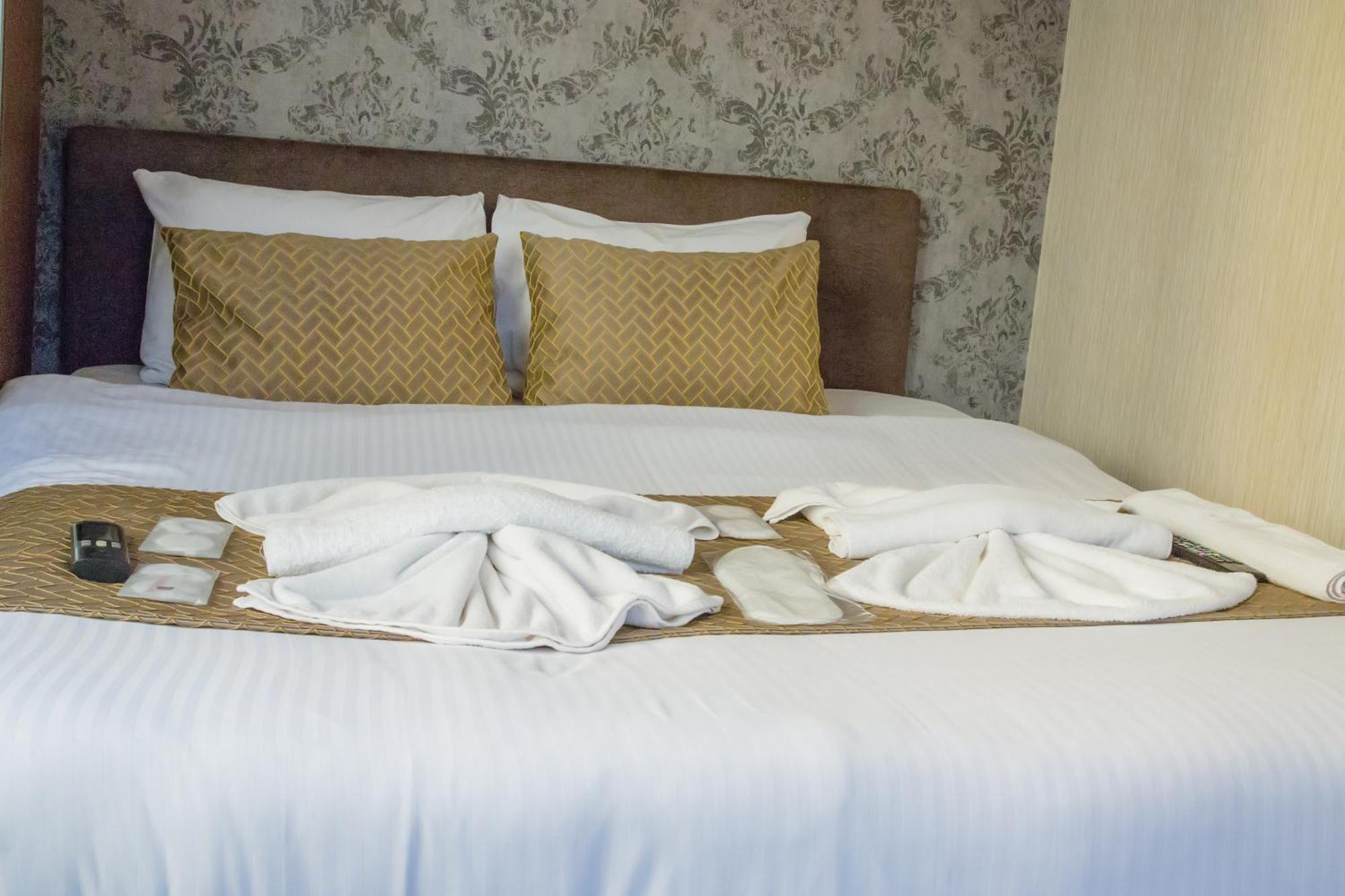 Honey Hotel Istanbul Bagian luar foto