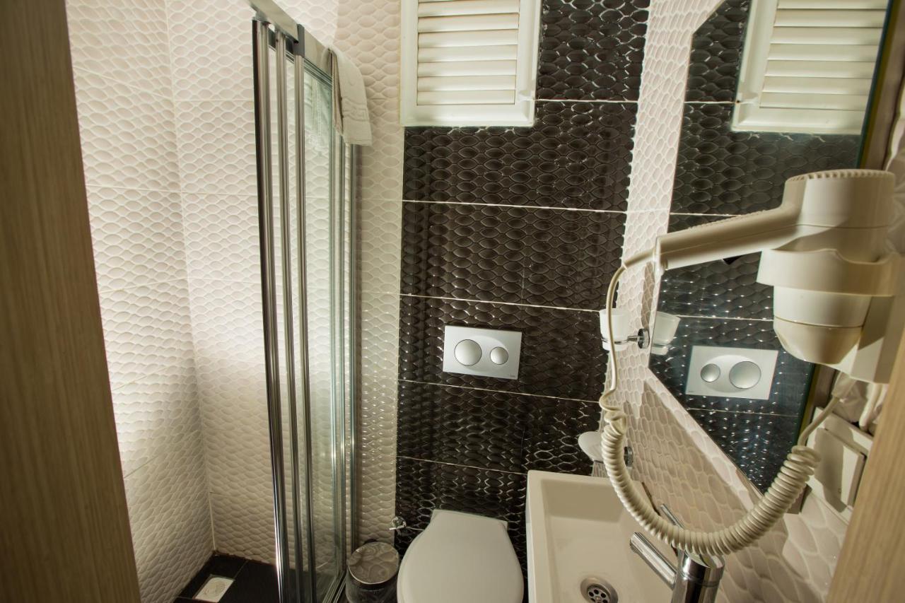 Honey Hotel Istanbul Bagian luar foto